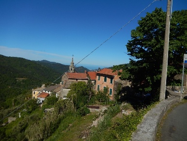 Foto Appartamento in Via alla Chiesa, Castiglione Chiavarese Velva di 65 m²