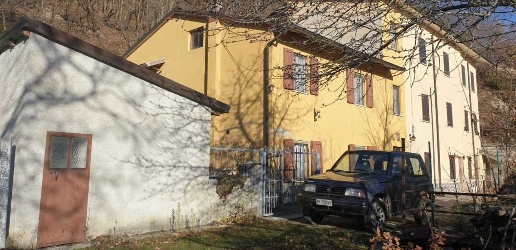 Foto Appartamento a Varsi di 155 m² con 7 locali in vendita