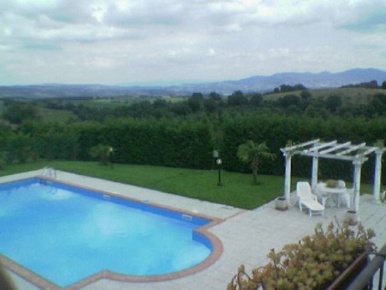 Foto Villa unifamiliare in Via Maiolata 54, Porano di 250 m² con 6 locali