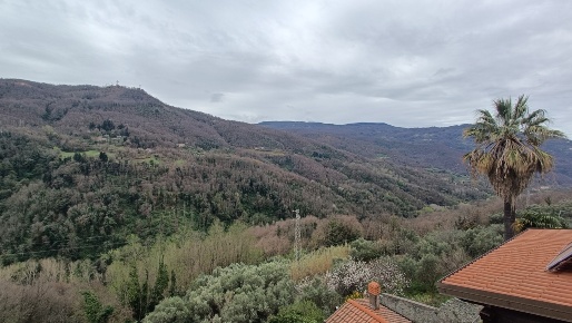 Foto Appartamento in Via Garibaldi, Conflenti Centro di 135 m² con 5 locali