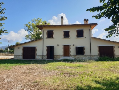 Foto Villa unifamiliare in MADONNA DEL PORTO, Guardea Madonna Del Porto