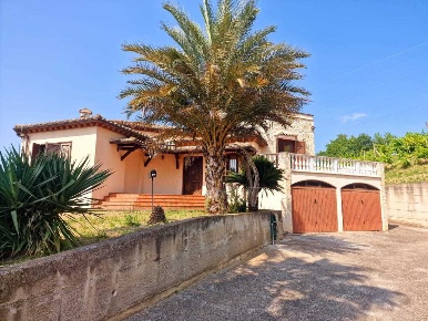 Foto Villa unifamiliare in Vocabolo Colle 20, Alviano di 195 m² in vendita