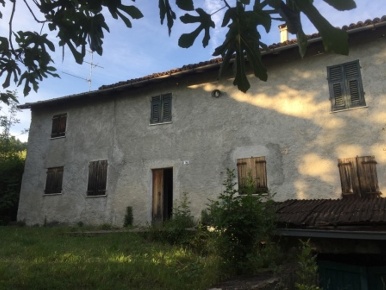 Foto Appartamento in via piazze 1, Cremolino di 100 m² con 6 locali