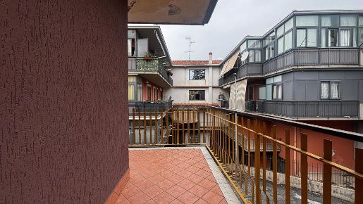 Foto Appartamento a Aci Catena Centro di 122 m² con 4 locali in vendita