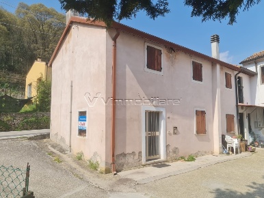 Foto Appartamento in via villa 107, Villaga in vendita