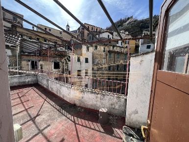 Foto Appartamento in Via fossano 6, Ceriana di 120 m² con 8 locali