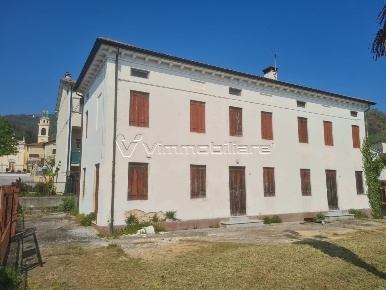 Foto Villa singola in Via G. Verdi 7, Villaga Centro di 257 m² in vendita