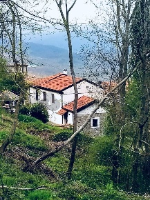Foto Appartamento in SP20 17, Tresana di 100 m² con 5 locali in vendita