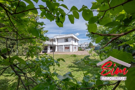Foto Villa unifamiliare in Via G. Galilei snc, San Pietro Mosezzo di 210 m²