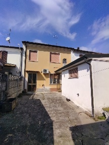 Foto Villa singola in VIA GIOVANNI CADOLINI 48, Rivarolo del Re ed Uniti