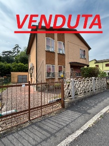 Foto Villa singola a Pincara di 188 m² con 8 locali in vendita