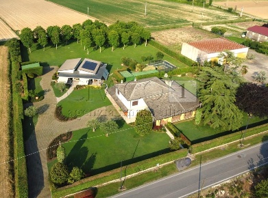 Foto Villa unifamiliare in Via Roma 27, Agugliaro di 490 m² con 19 locali