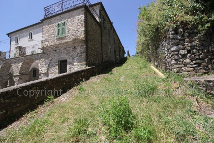 Foto Appartamento a Calice al Cornoviglio Centro di 62 m² con 3 locali