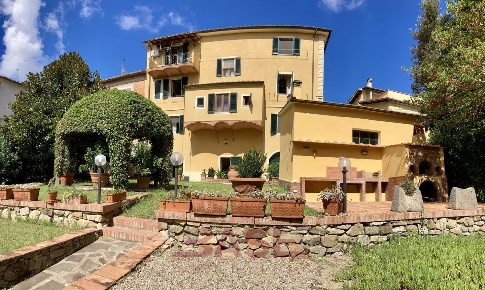 Foto Villa unifamiliare in Via Roma 3, Chianni Centro di 591 m² in vendita