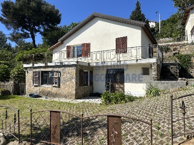 Foto Villa singola in Via fossarelli, Cipressa di 120 m² con 6 locali