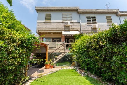 Foto Villa a schiera in Via Brenta 21, San Gregorio di Catania di 184 m²