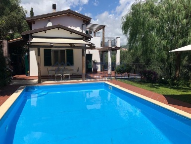 Foto Villa singola in Galleria Terre Bianche, San Lorenzo al Mare di 170 m²