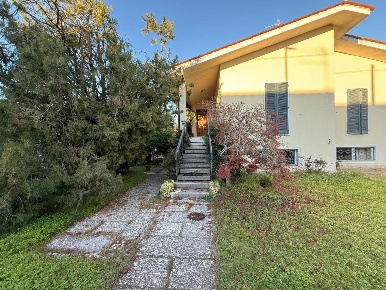 Foto Appartamento in Piazza Fetonte 42, Crespino Centro di 280 m²