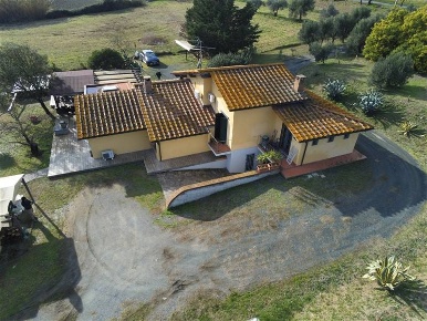 Foto Villa unifamiliare a Castellina Marittima in vendita