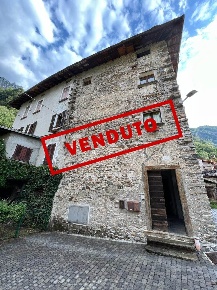 Foto Appartamento in Via Cortinaccio, Piuro Prosto di 104 m² con 3 locali