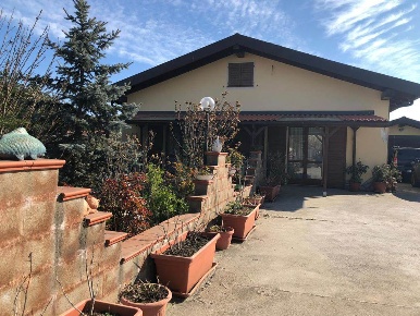 Foto Villa unifamiliare a Carbonara Scrivia di 140 m² con 6 locali