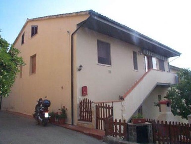 Foto Appartamento in Via Enrico Berlinguer, Santa Luce Centro di 110 m²