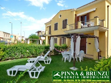 Foto Appartamento in CORSO ELEONORA, Nurachi di 95 m² con 4 locali