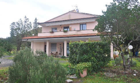 Foto Villa unifamiliare in Via del Commercio, Castellina Marittima