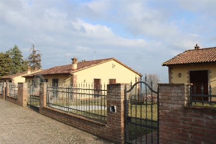 Foto Appartamento in VIA DEI POGGI SNC, Chianni di 100 m² con 6 locali
