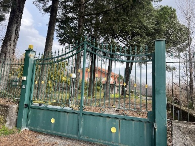Foto Appartamento in Via Delle Ginestre 3, Milo di 236 m² con 8 locali