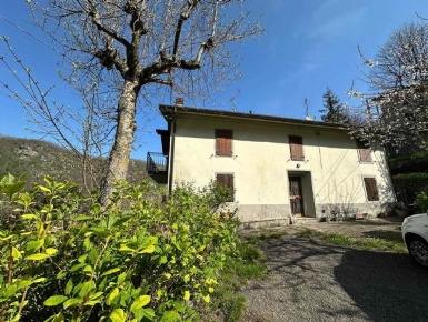 Foto Appartamento a Camugnano di 90 m² con 6 locali in vendita