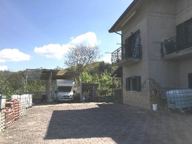 Foto Villa unifamiliare a San Potito Ultra di 95 m² con 5 locali in vendita