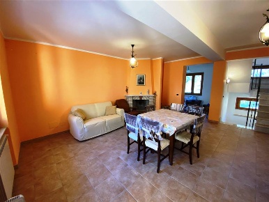 Foto Villa a schiera a Fiuminata di 137 m² con 3 locali in vendita