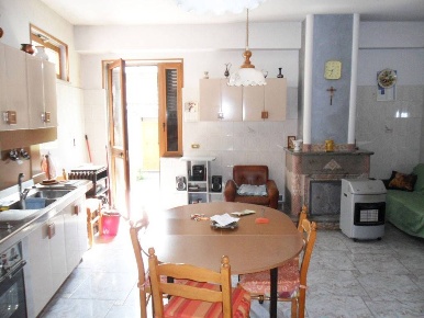 Foto Villa a schiera a Castelfranci di 215 m² con 6 locali in vendita