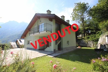 Foto Appartamento in Via Martinucci, Piuro Prosto di 80 m² con 3 locali