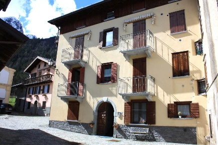 Foto Appartamento in Via S. Nicola 14, Vilminore di Scalve di 70 m²