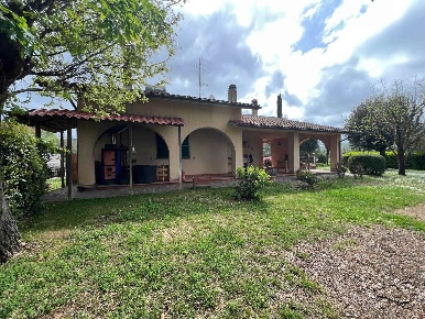 Foto Villa unifamiliare a Grosseto di 100 m² con 7 locali in vendita