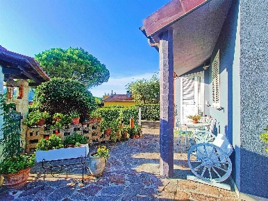 Foto Villa unifamiliare a Castellina Marittima in vendita