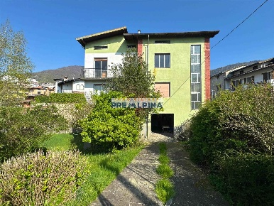 Foto Villa bifamiliare in Via Ca Bosio 25, Peia di 260 m² con 10 locali