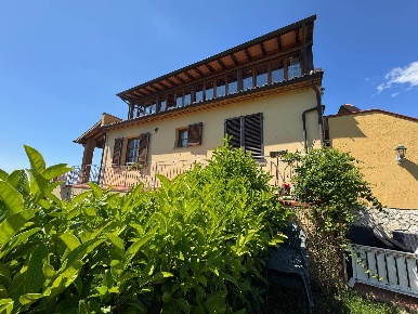 Foto Appartamento a Riparbella di 80 m² con 3 locali in vendita