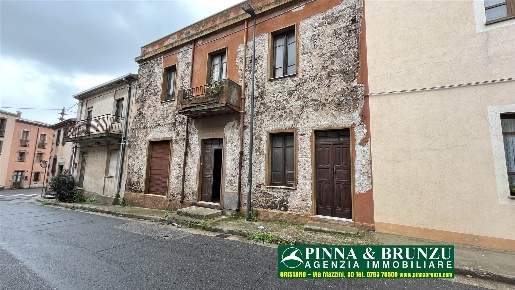 Foto Villa a schiera in Corso Umberto 160, Seneghe di 1 m² con 8 locali