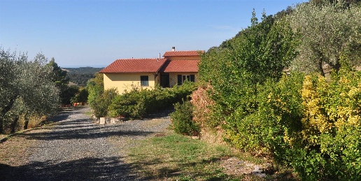 Foto Villa unifamiliare in Via Roma, Castellina Marittima in vendita