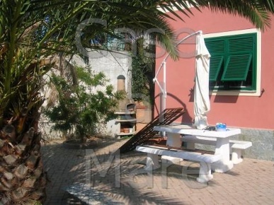 Foto Villa unifamiliare a Laigueglia di 140 m² con 5 locali in vendita