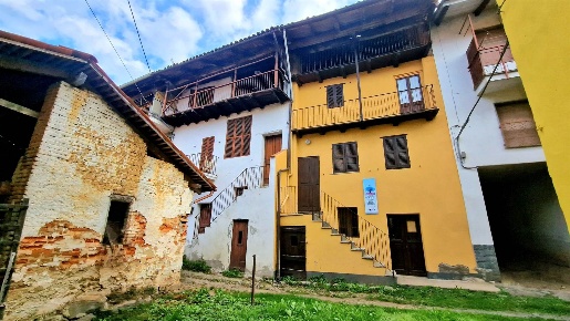 Foto Villa a schiera in Via G.B. Maggia 99, Pettinengo Livera di 120 m²