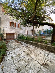 Foto Appartamento a Esanatoglia Centro di 54 m² con 3 locali in vendita