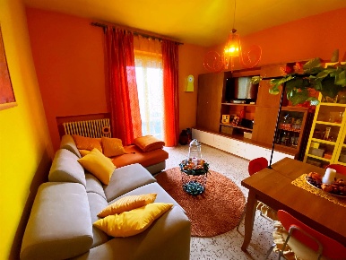 Foto Appartamento a Esanatoglia Centro di 87 m² con 3 locali in vendita