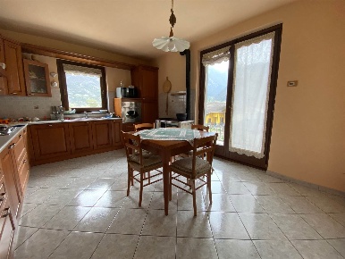 Foto Villa unifamiliare in Echallod Superiore 6, Arnad Echallod di 608 m²