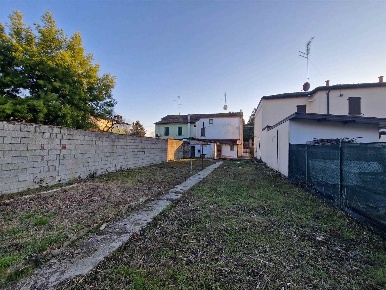 Foto Appartamento a Quingentole di 140 m² con 8 locali in vendita