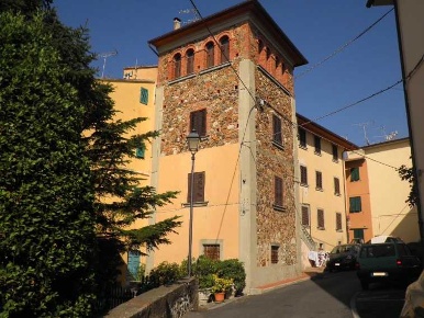 Foto Appartamento in Via Cairoli, Castellina Marittima in vendita