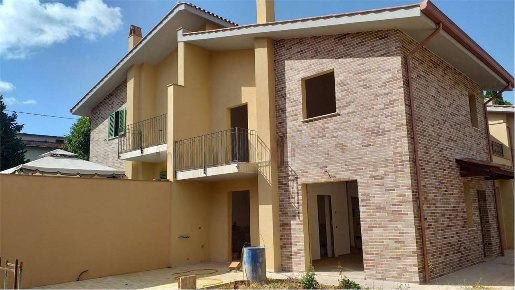 Foto Appartamento in via Donatella 1, Perugia di 190 m² con 6 locali
